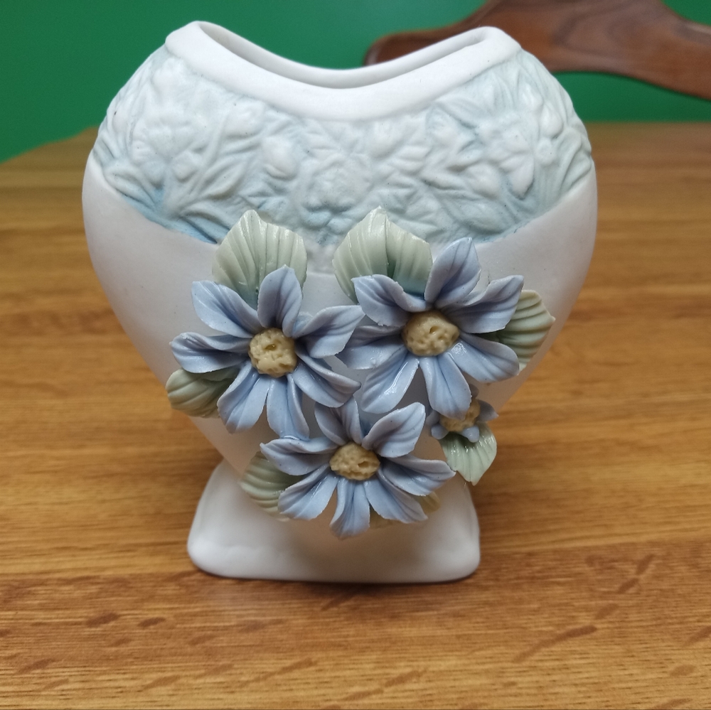 Vintage Porcelain Heart Mini Vase